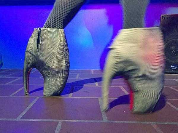 Необычные и неудобные женские туфли на каблуках