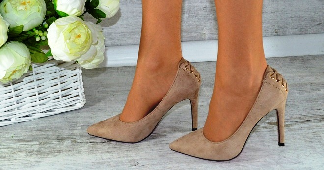 Бежевые туфли-лодочки – с чем носить и как создавать стильные образы?