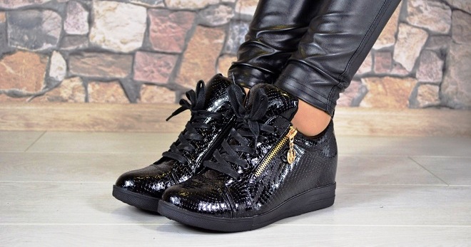 Осенняя обувь на танкетке женская