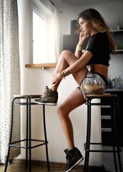 Какую обувь носить с шортами 