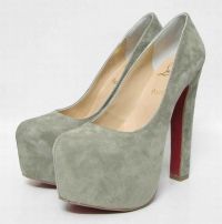 Замшевые туфли на высоком каблуке