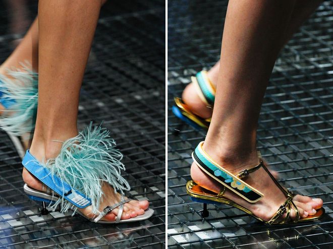 сандалии на каблуке