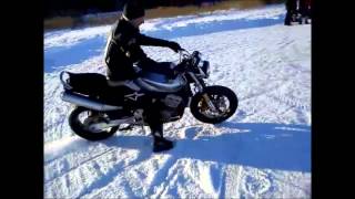 Honda Hornet на шипах